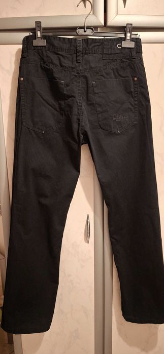 Мъжки спортно-елегантен марков панталон на Esprit, размер M-48.