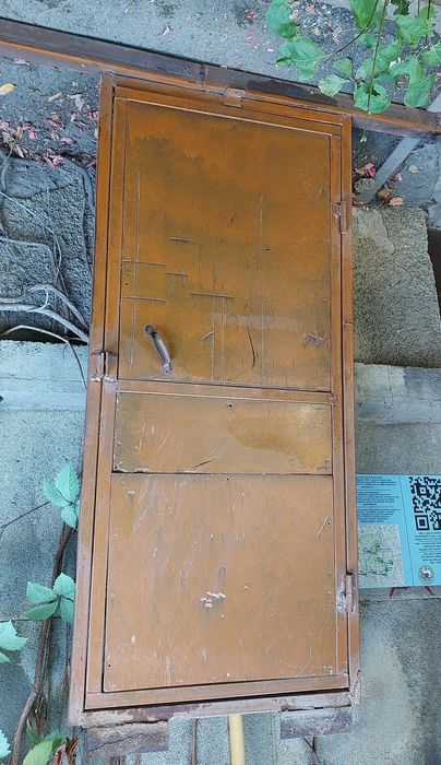 Металлическая дверь, облегченная