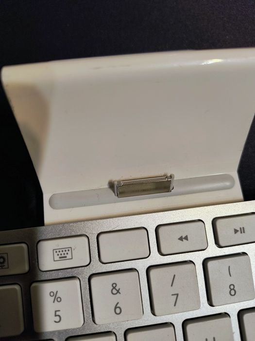 Tastatura APPLE A1359 cu dock IPad