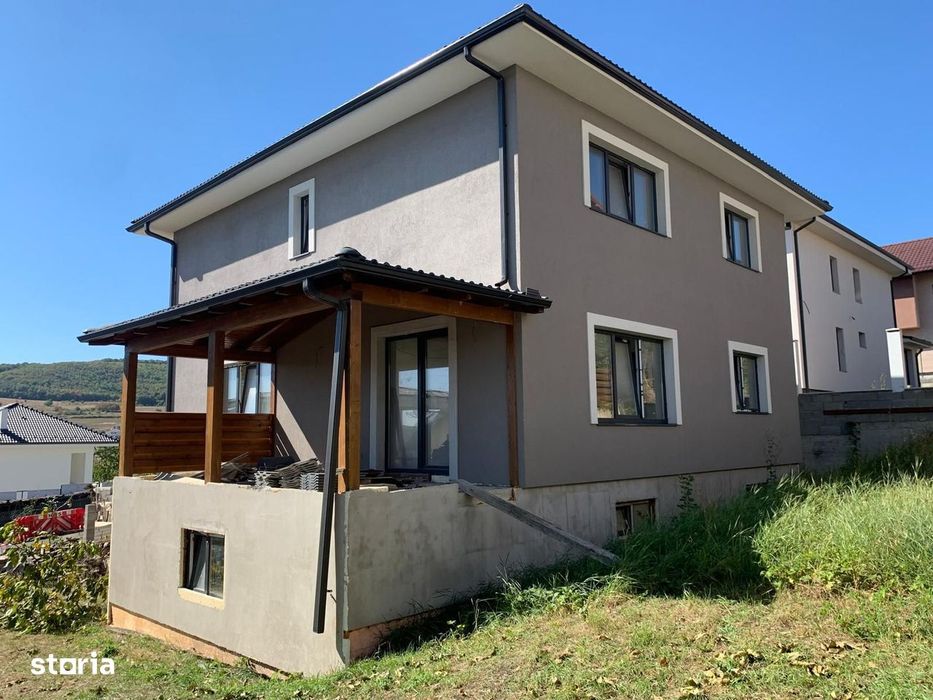 Casă cu teren – Zona Profi Chinteni | Casă nouă, semifinisată | Garaj