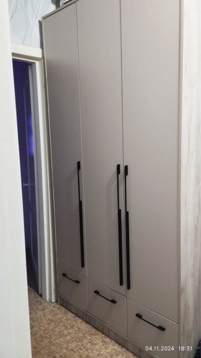 Продам шифоньер