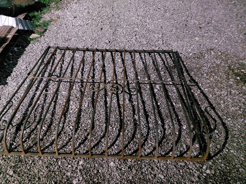 Продам решотка для окно размер 1.75×155.