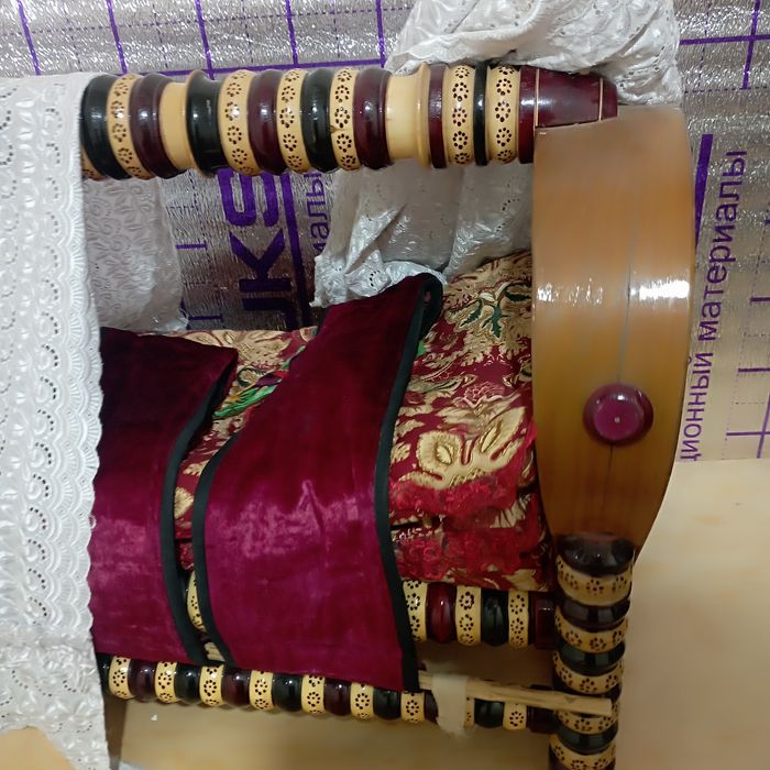 Beshik 400.000 srochna sotiladi