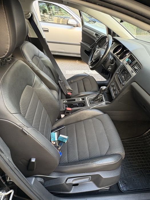 Volkswagen Golf VII Comfortline 1.6 TDI DSG | 08/2017 | 245.500 km | 8.800 € negociabil