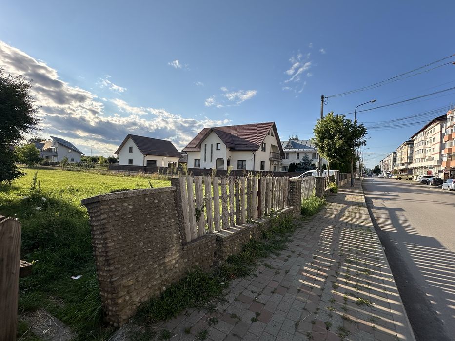 Teren de vanzare