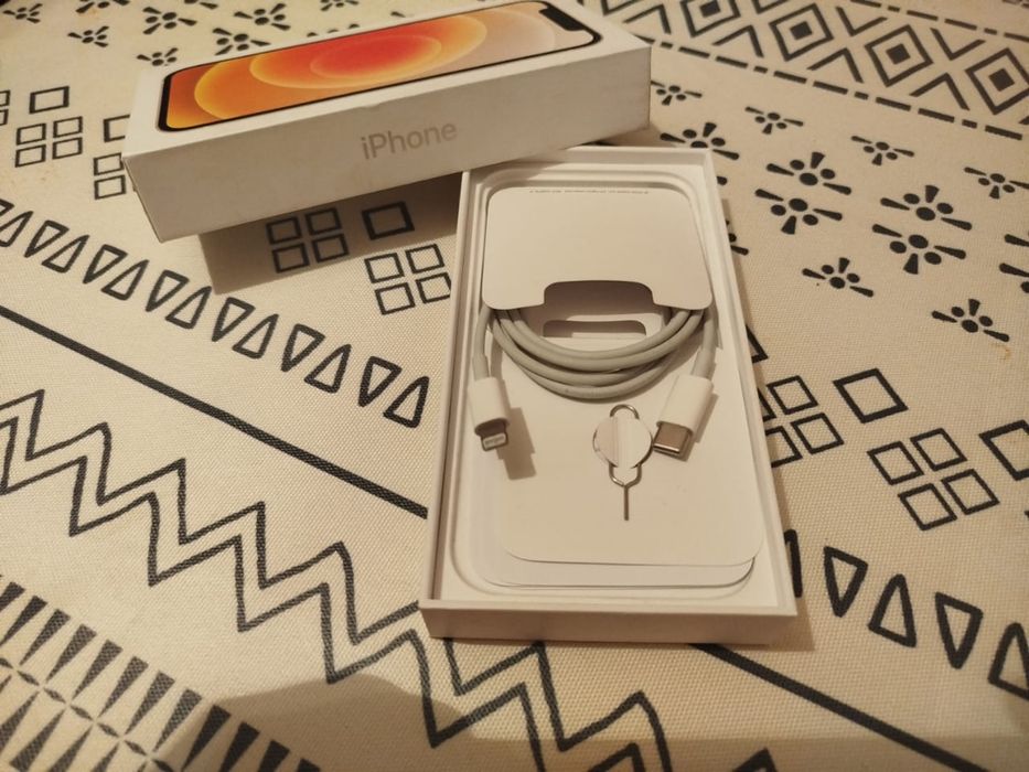 Айфон 12 АКБ 100%