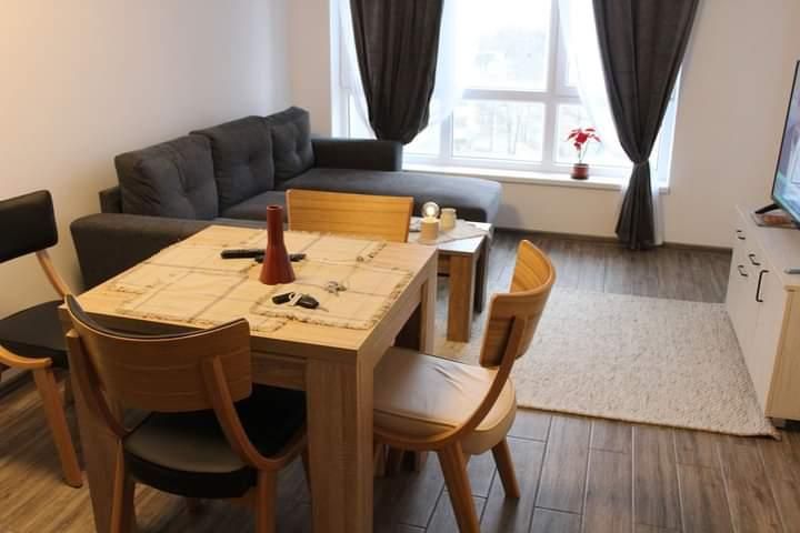 Дава се под наем Двустаен апартамент в Пловдив, Тракия - 64 кв.м за 460 € - Снимка #1