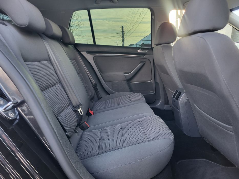 golf 5 GT, 1.6 MPI 102cp, navi, trapa