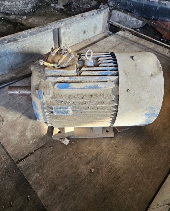 Принемаем электро двигателя