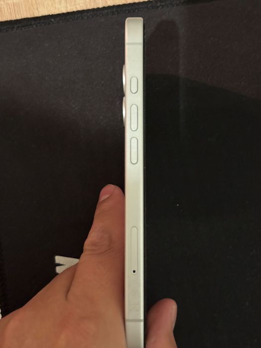 iPhone 16 128GB — отличное состояние