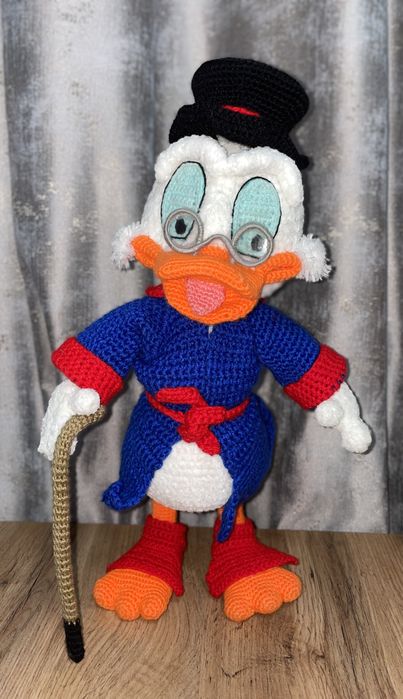 Игрушки и цветы вязаные крючком