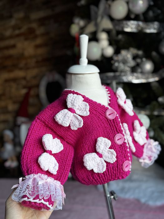 Carfigan lucrat manula cu flori