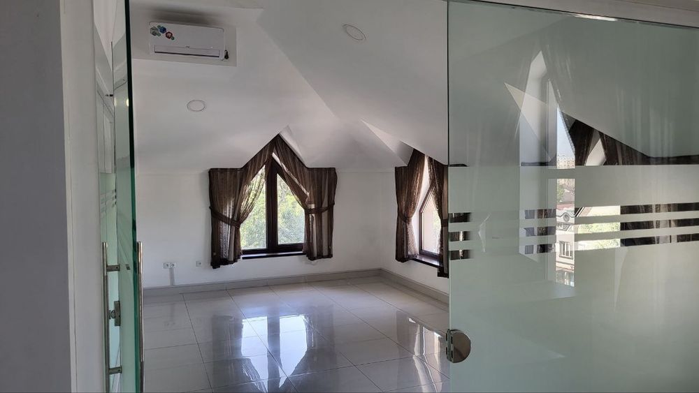 Аренда в отдельно стоящем здании в Ул Ч, Айтматов Ор Бадамзар