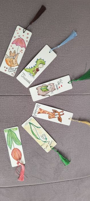 Vând semne de carte pictate manual