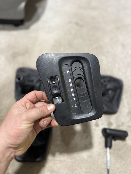 Кожух КПП и Планка АКПП на BMW e36