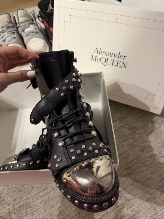 ghete Alexander McQueen Metal toe & studded leather combat