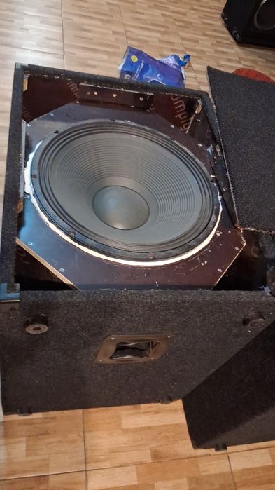 Vând 2 difuzoare 18 țoli 800W rms Subwoofere