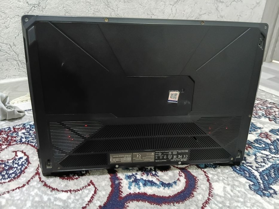 Kompyuter notebook asus