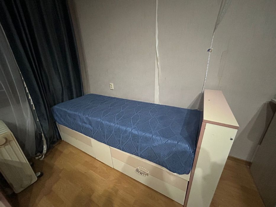 Спальный гарнитур с двумя кроватями