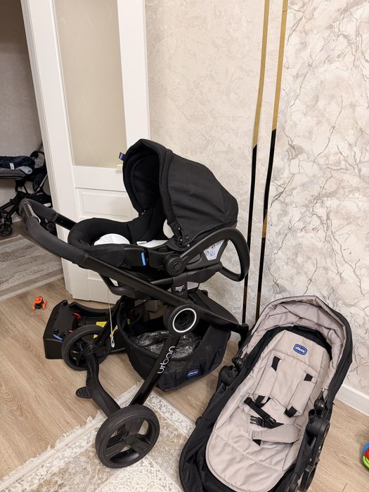 Продам коляску трансформер бренд chicco