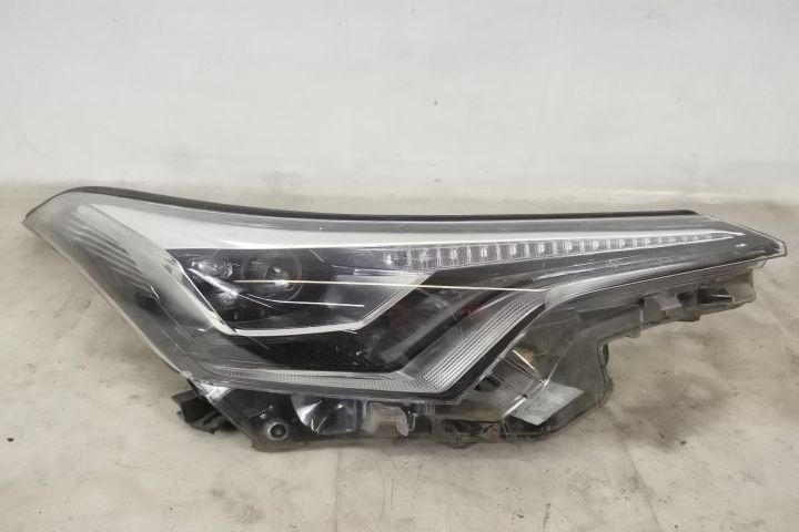 Фар Дясно Оригинален Лед / Far Dqsno Originalen Led Toyota C-HR 1 [ ,