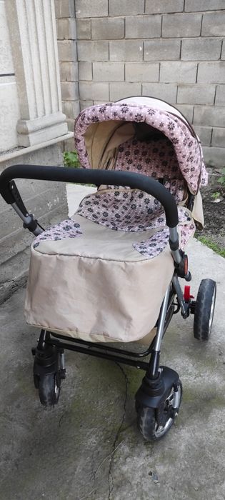 Продаётся коляска очень в хорошем состоянии