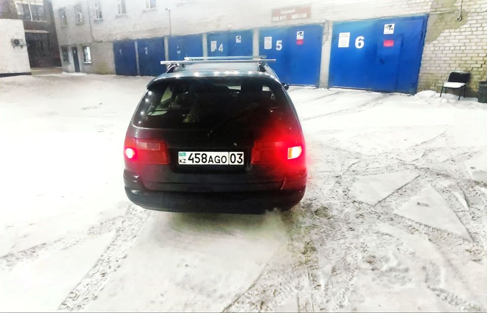 Toyota Carina E 1,6 МКПП универсал