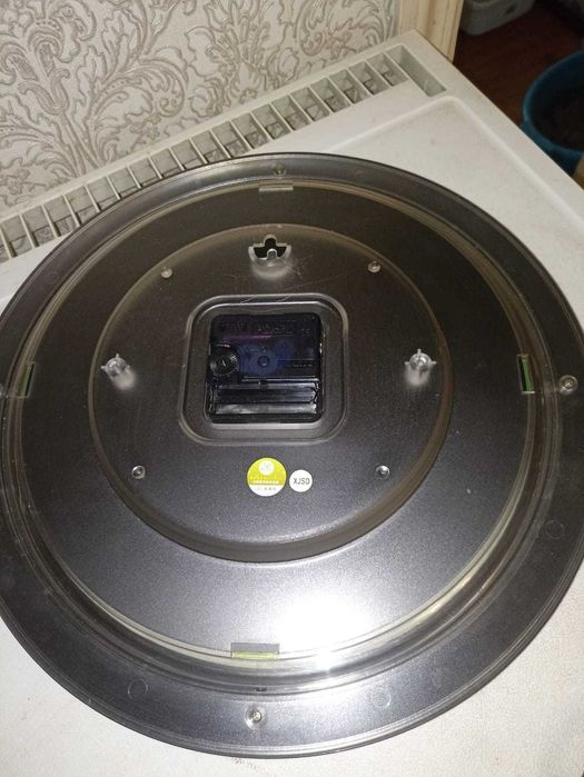 продам часы настенные