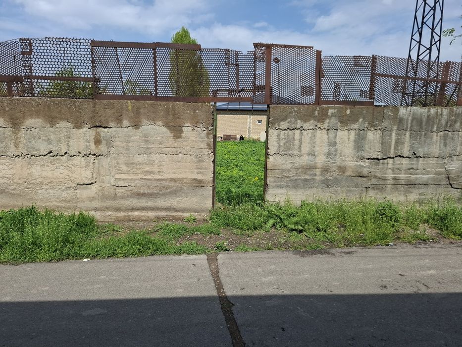 Продаётся или задаётся в аренду земельный участок  10 соток гЧирчик