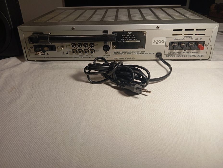 Amplificator JVC cu BT