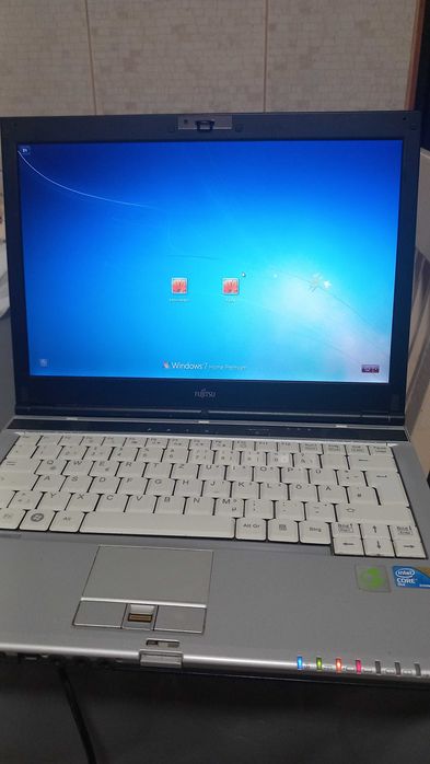 Laptop Fujitsu , stare bună,  pret negociabil