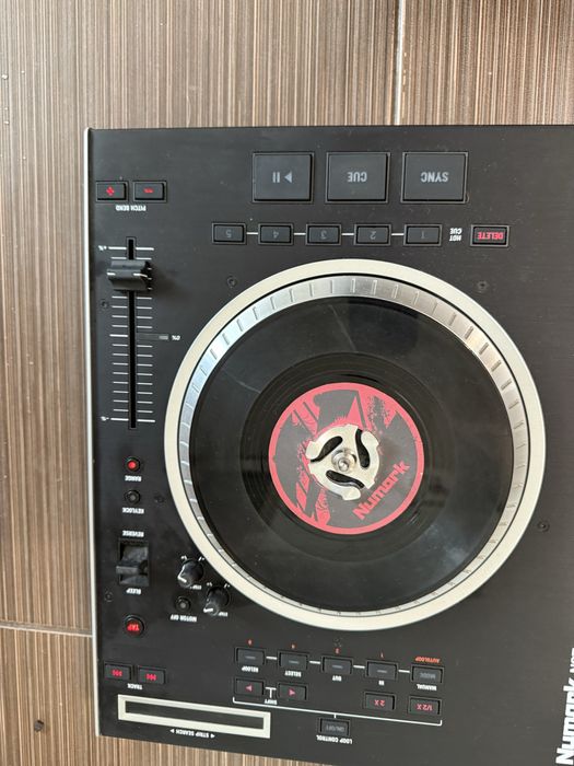 Numark NS7 Пулт Качествен