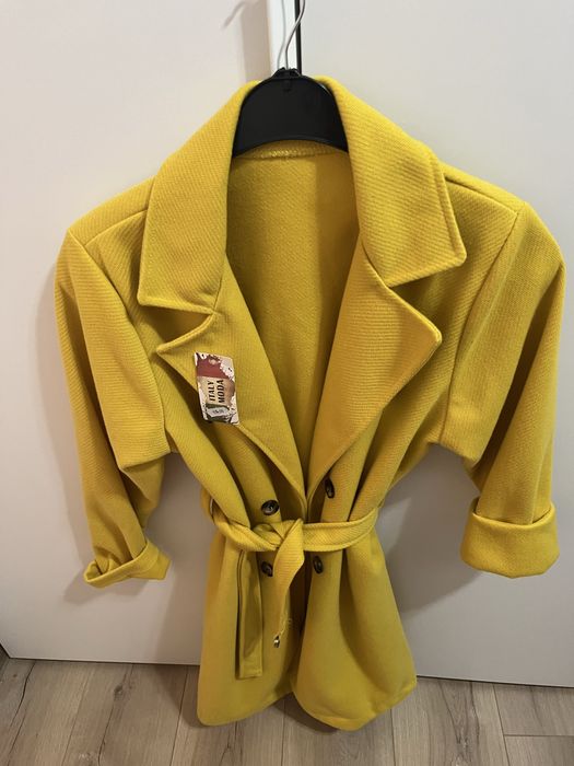 Тънко есенно палто, ново с етикет