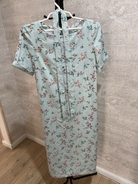Продам женские платья
