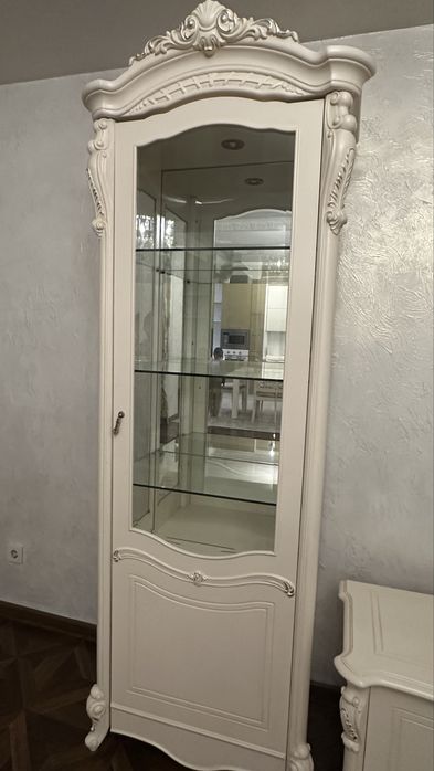 Продам горку в гостиную