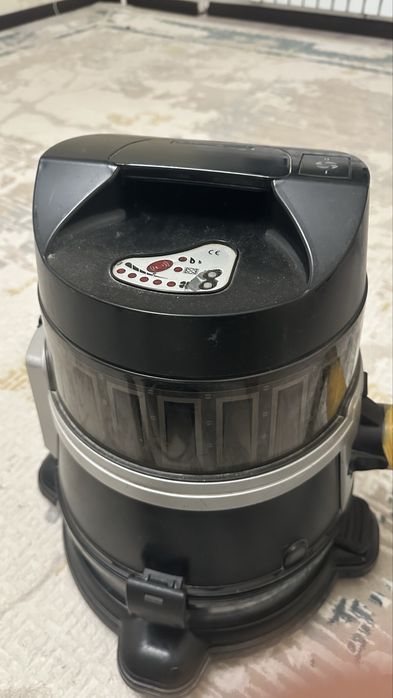 Пылесос Aura Roboclean в рабочем состоянии