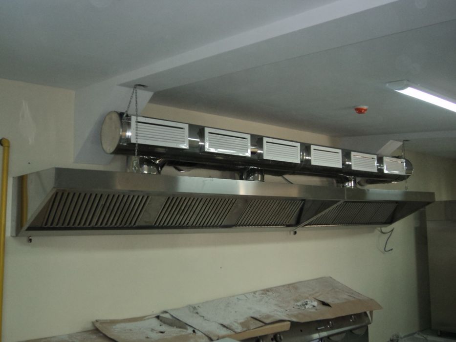 Mese de inox / mobilier inox / hote de inox
