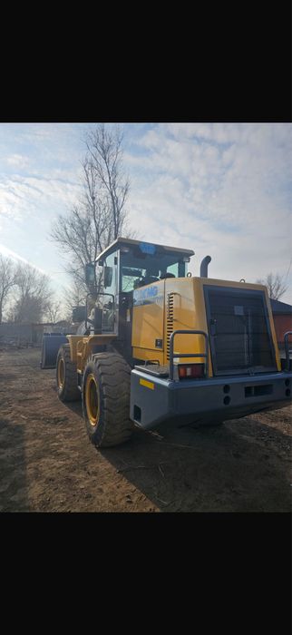 Продам фронтальный погрузчик