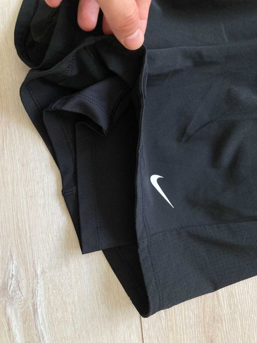 Nike Circuit 2 In 1 Woven Short дамски къси панталони с клин къс панталон шорти размер S