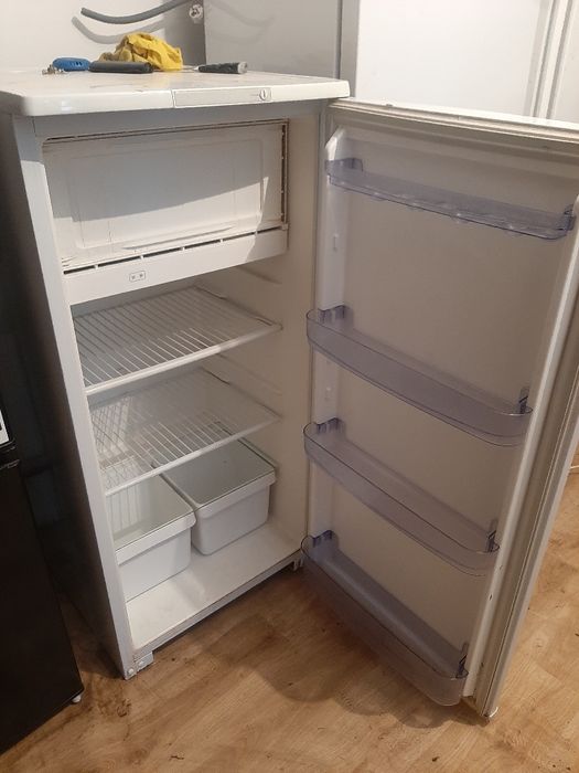 Холодильник рабочий. Доставка