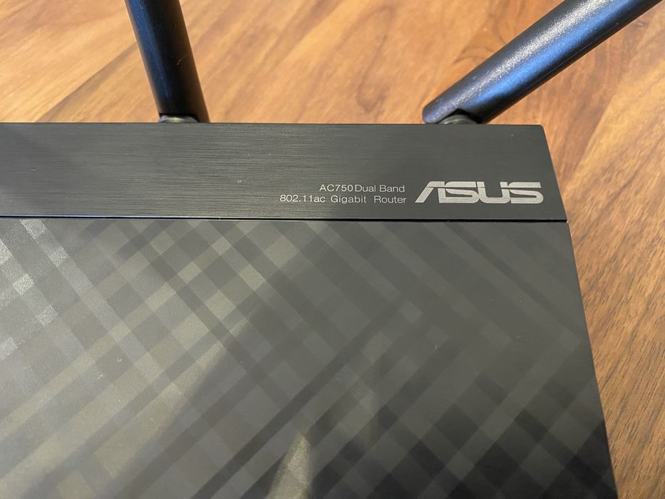 Router Wi-Fi ASUS AC750 Dual-Band RT-AC53 2.4 ghz și 5 ghz, 733 mbps