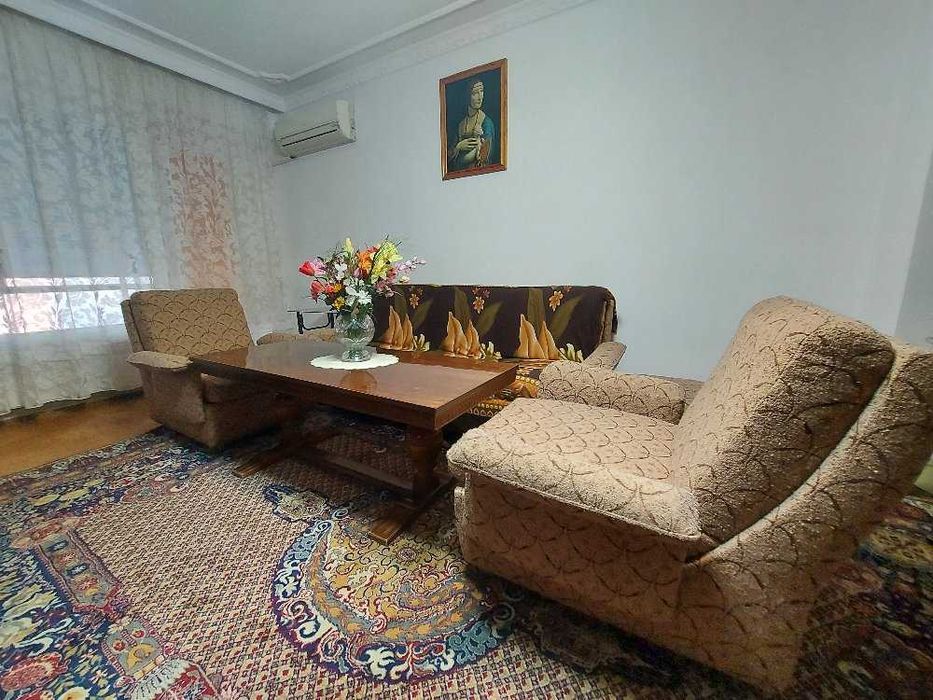 Дава се под наем Двустаен апартамент в Бургас, Славейков - 60 кв.м за 250 € - Снимка #1