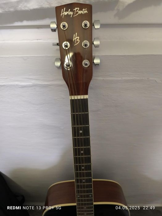 Китара с калъф и