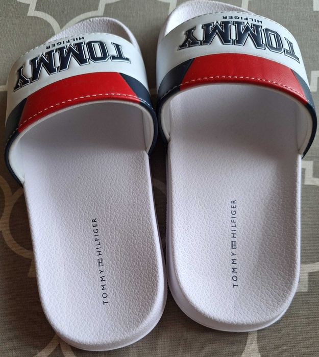 Pantaloni scurti 128 si slapi nr 32 Tommy Hilfiger, original