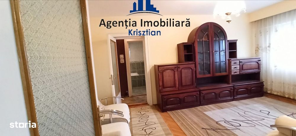 Apartament cu 4 camere de vânzare în Micro 16