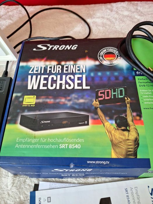 antena auto Receptor digital Strong SRT8540 DVB-T2 canale free+ antena