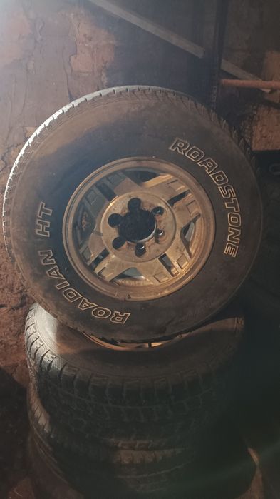 Продам шины б/у в хорошем состоянии