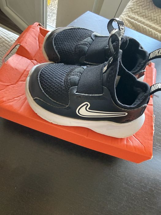 Маратонки nike черни