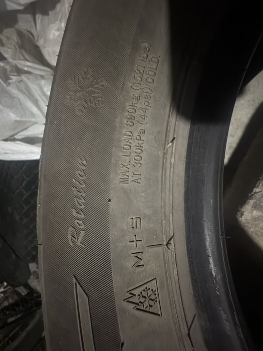 Зимный шинь 215/60/16