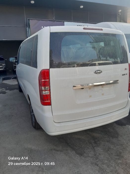 Jac M3 Luxe miniveni